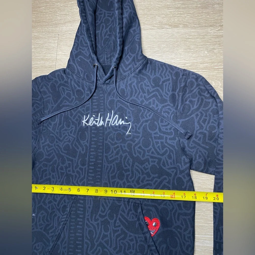 Men’s Size Small Keith Haring x Shoe Palace Heart Art Artwork Hoodie Embroidered - Picture 8 of 11